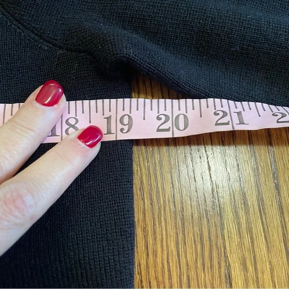 Brooks Brothers 346 Black Sweater 100% Merino Wool Jeweled Neck Size Large - Picture 5 of 6